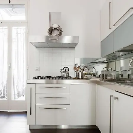 Re-imagined In Historical Building Apartament